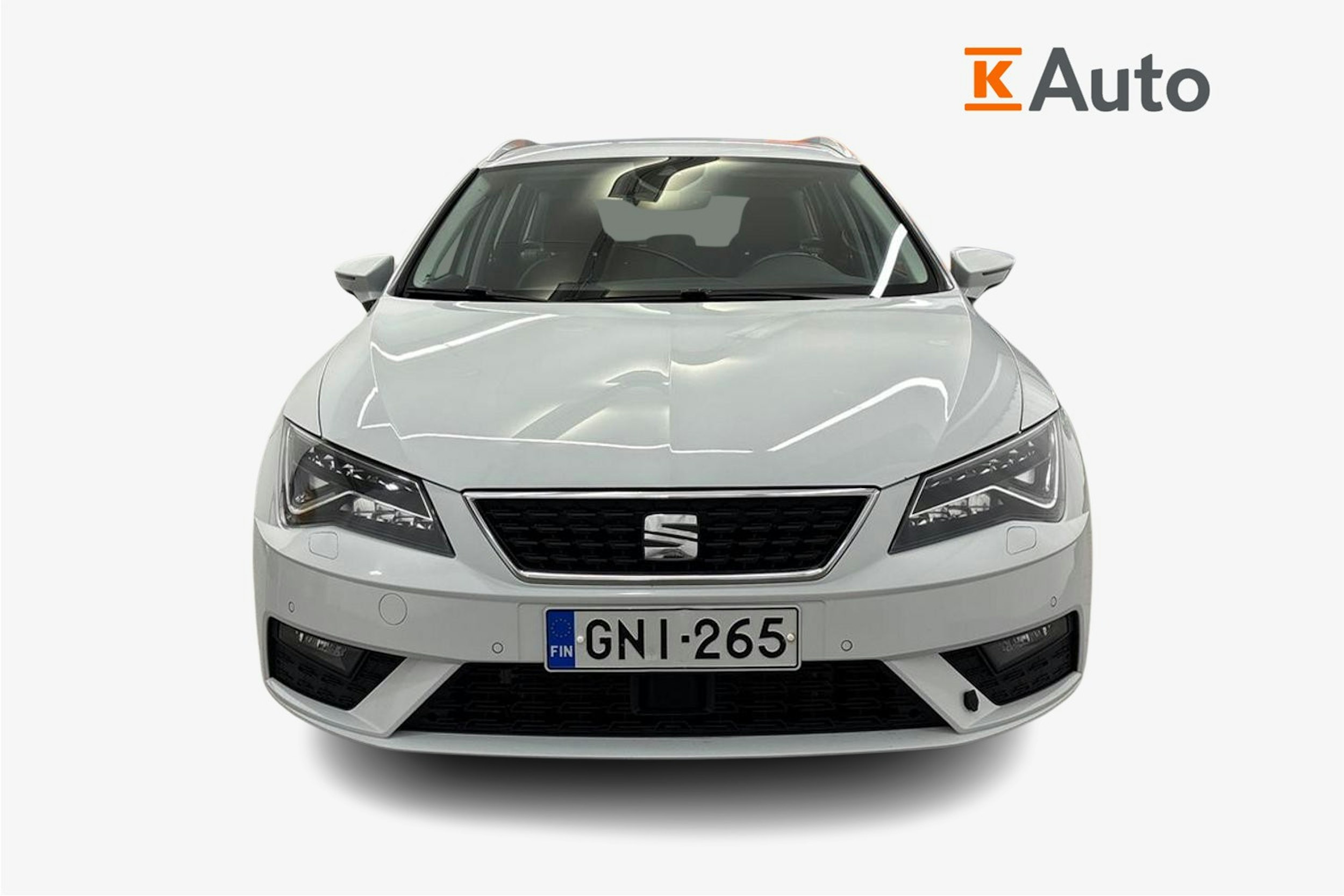 valkoinen SEAT Leon Sportourer ST 2019 kuva 5.