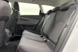 valkoinen SEAT Leon Sportourer ST 2019 kuva 10.