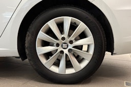 valkoinen SEAT Leon Sportourer ST 2019 kuva 11.