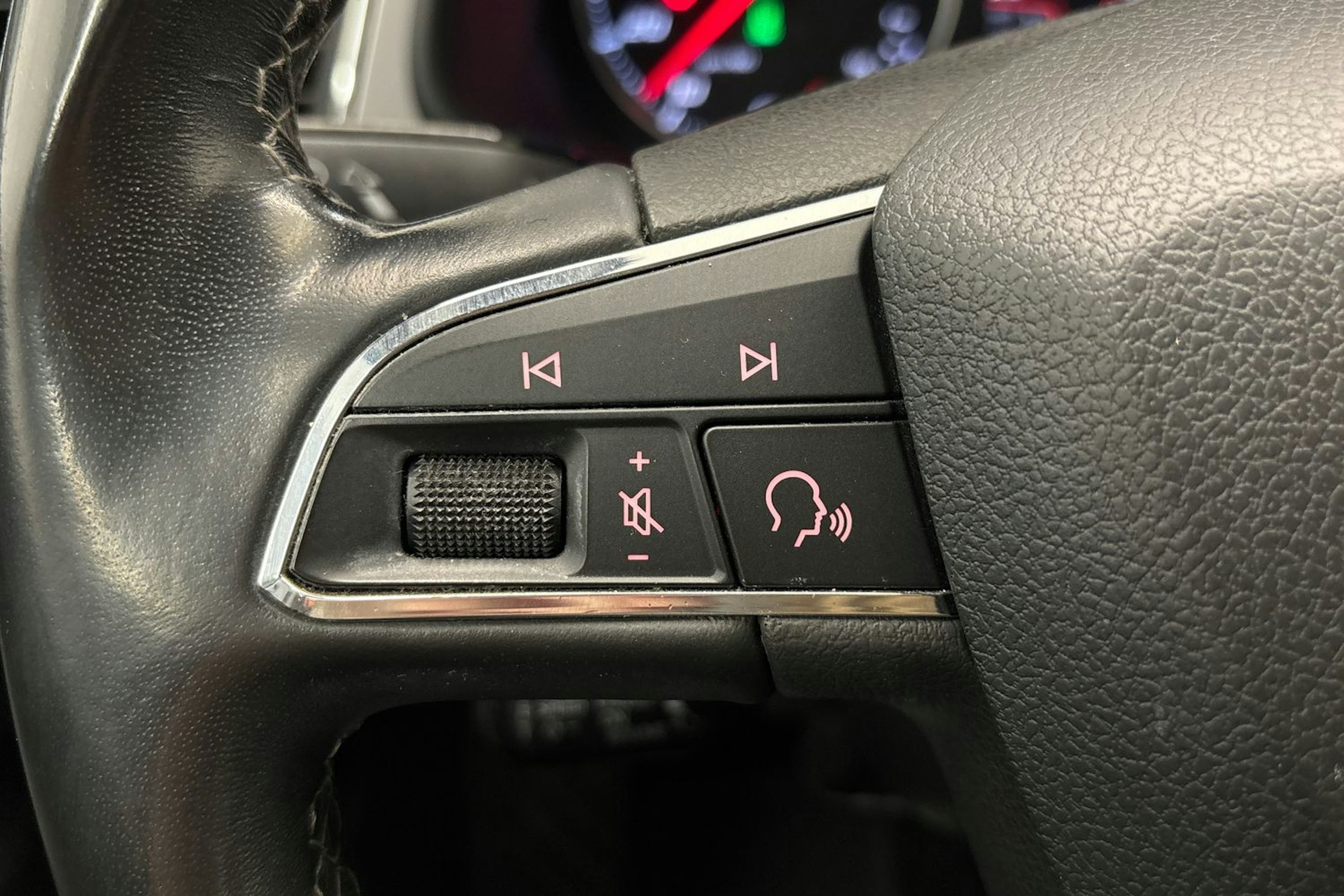 valkoinen SEAT Leon Sportourer ST 2019 kuva 16.