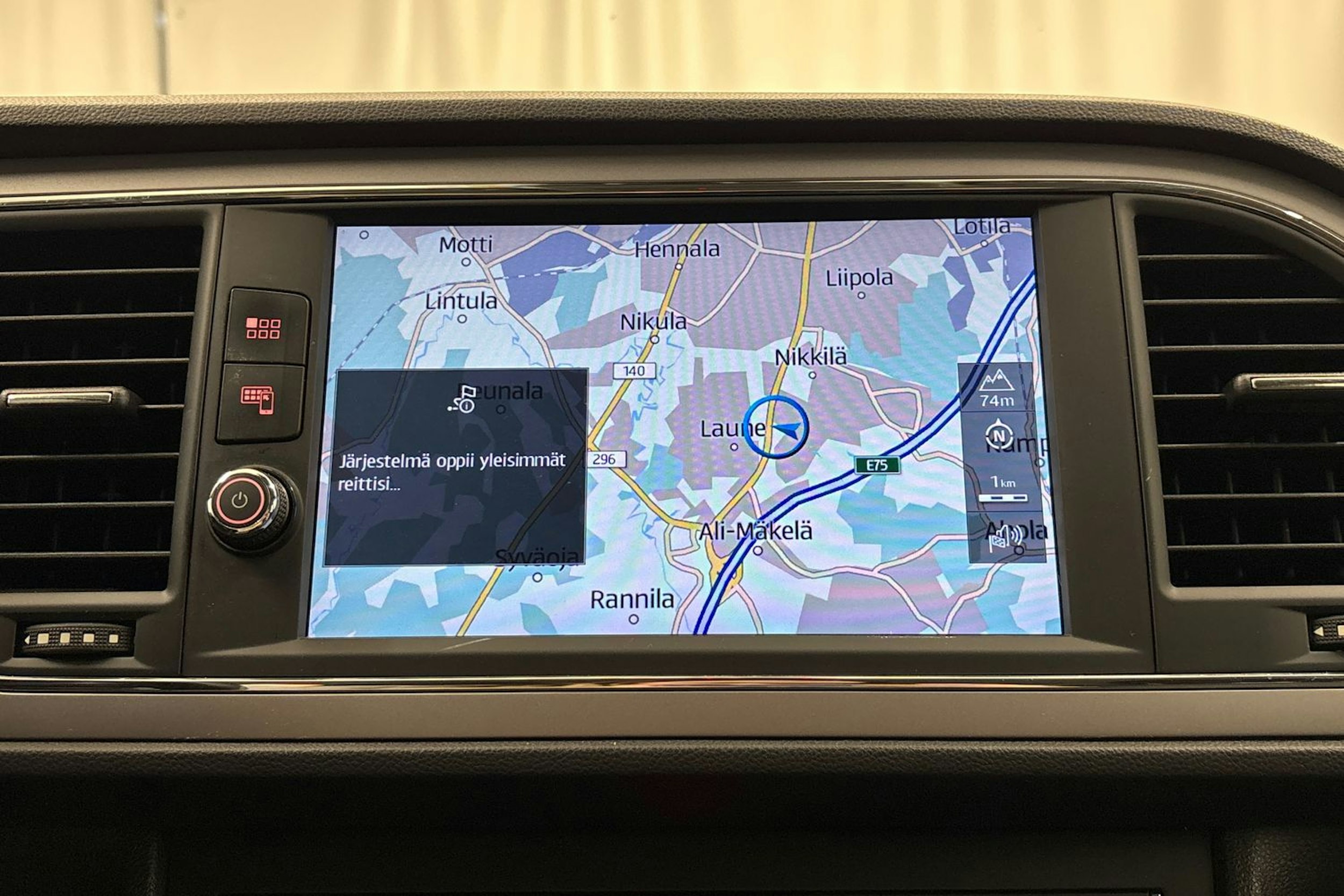 valkoinen SEAT Leon Sportourer ST 2019 kuva 21.