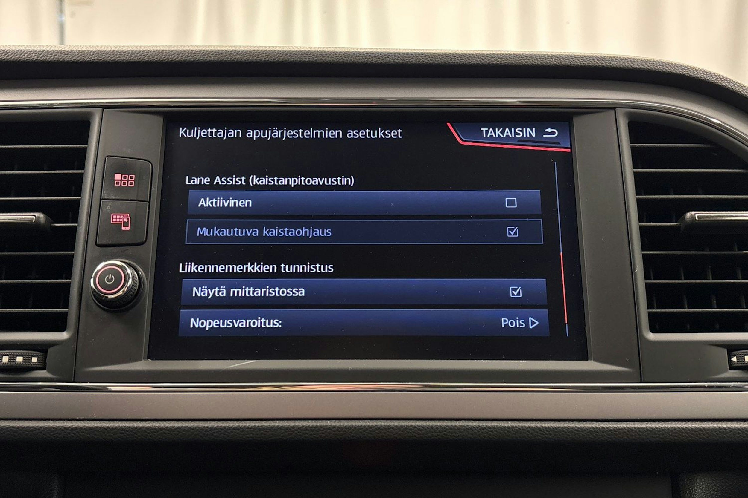 valkoinen SEAT Leon Sportourer ST 2019 kuva 23.