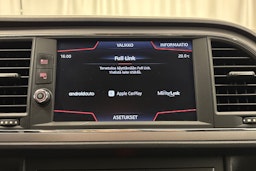 valkoinen SEAT Leon Sportourer ST 2019 kuva 24.