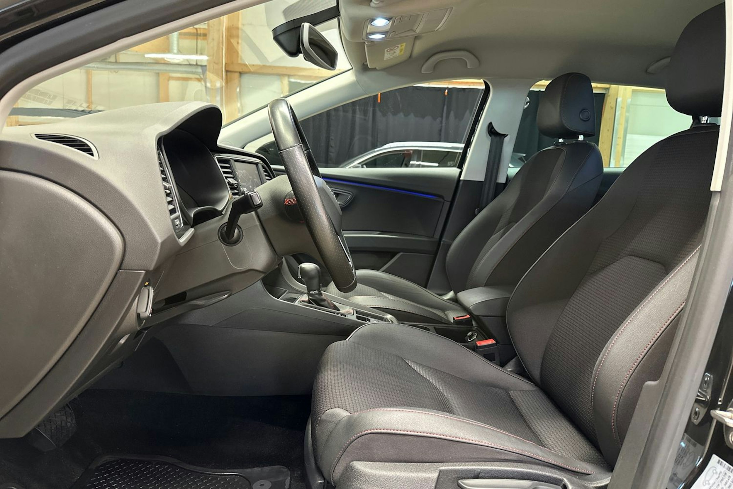 musta SEAT Leon Sportourer ST 2019 kuva 14.