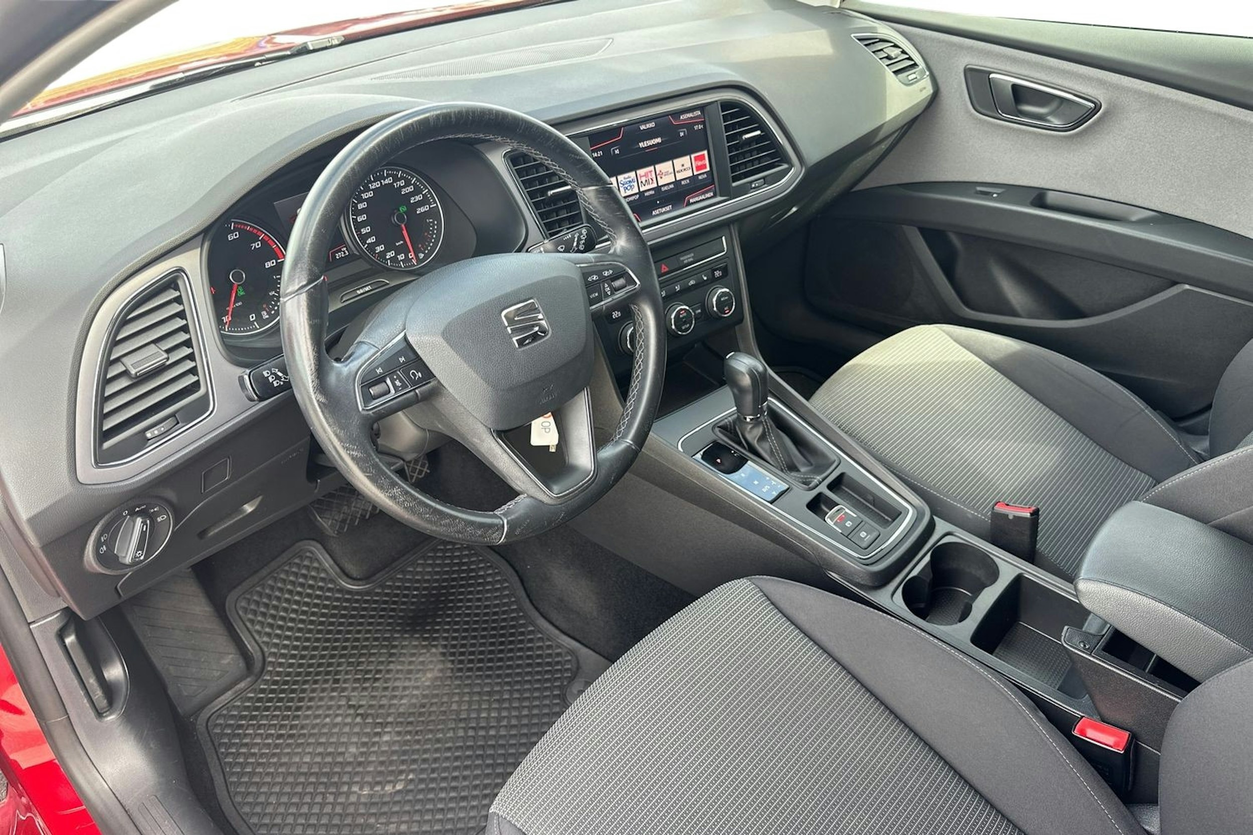 punainen SEAT Leon Sportourer ST 2019 kuva 7.