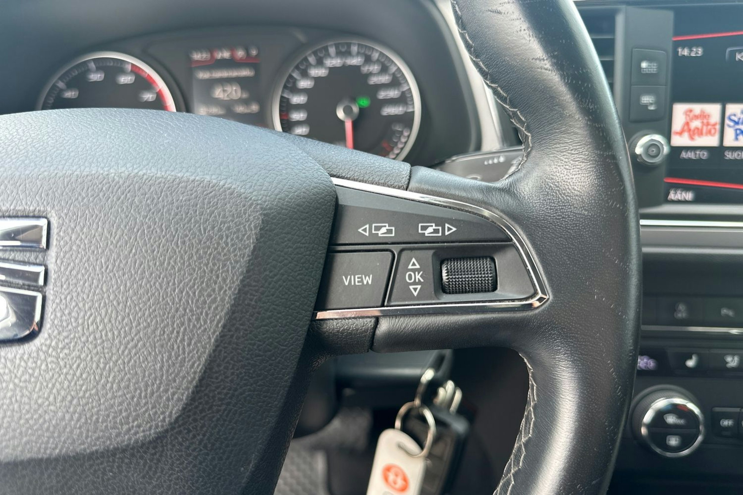 punainen SEAT Leon Sportourer ST 2019 kuva 17.