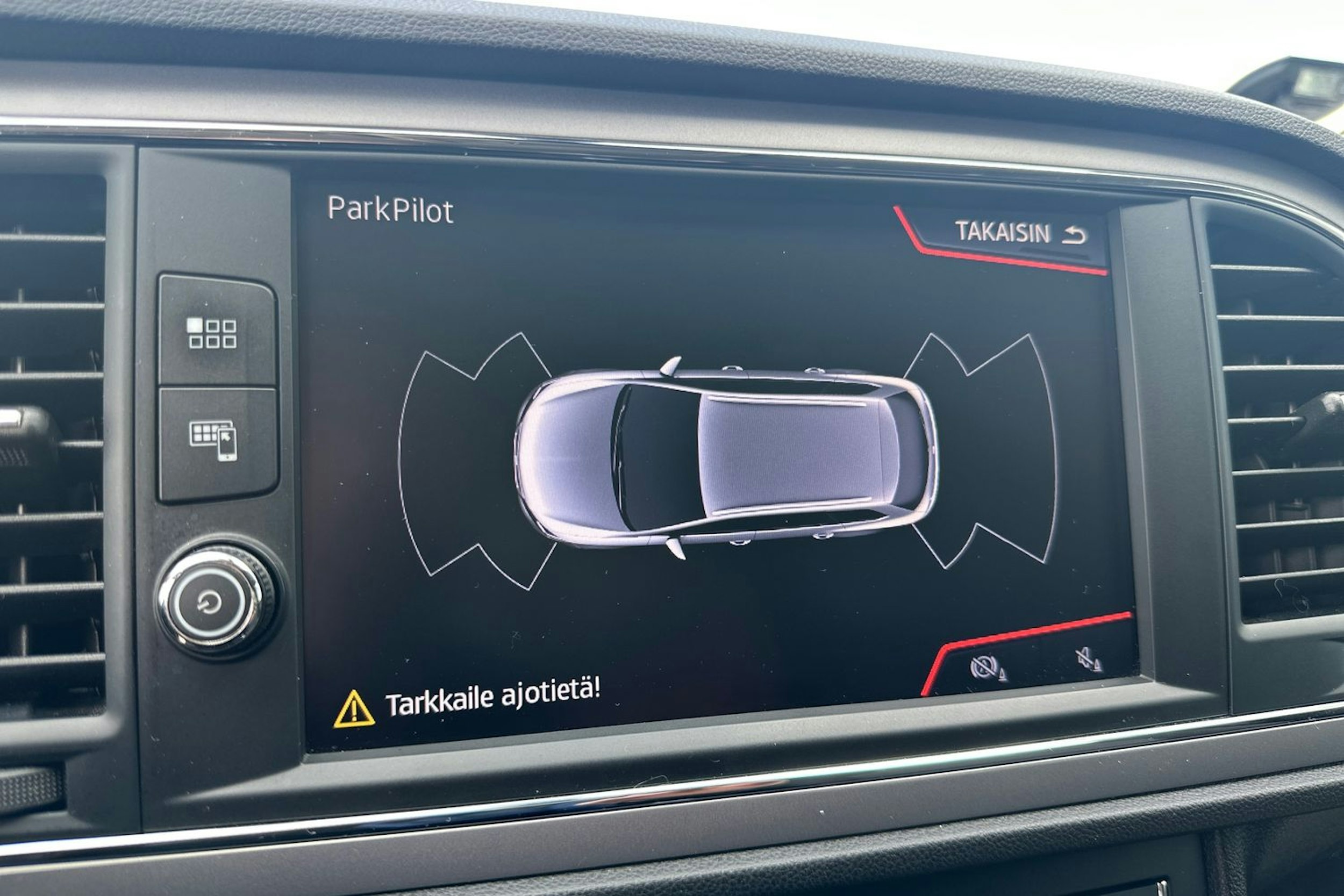 punainen SEAT Leon Sportourer ST 2019 kuva 20.