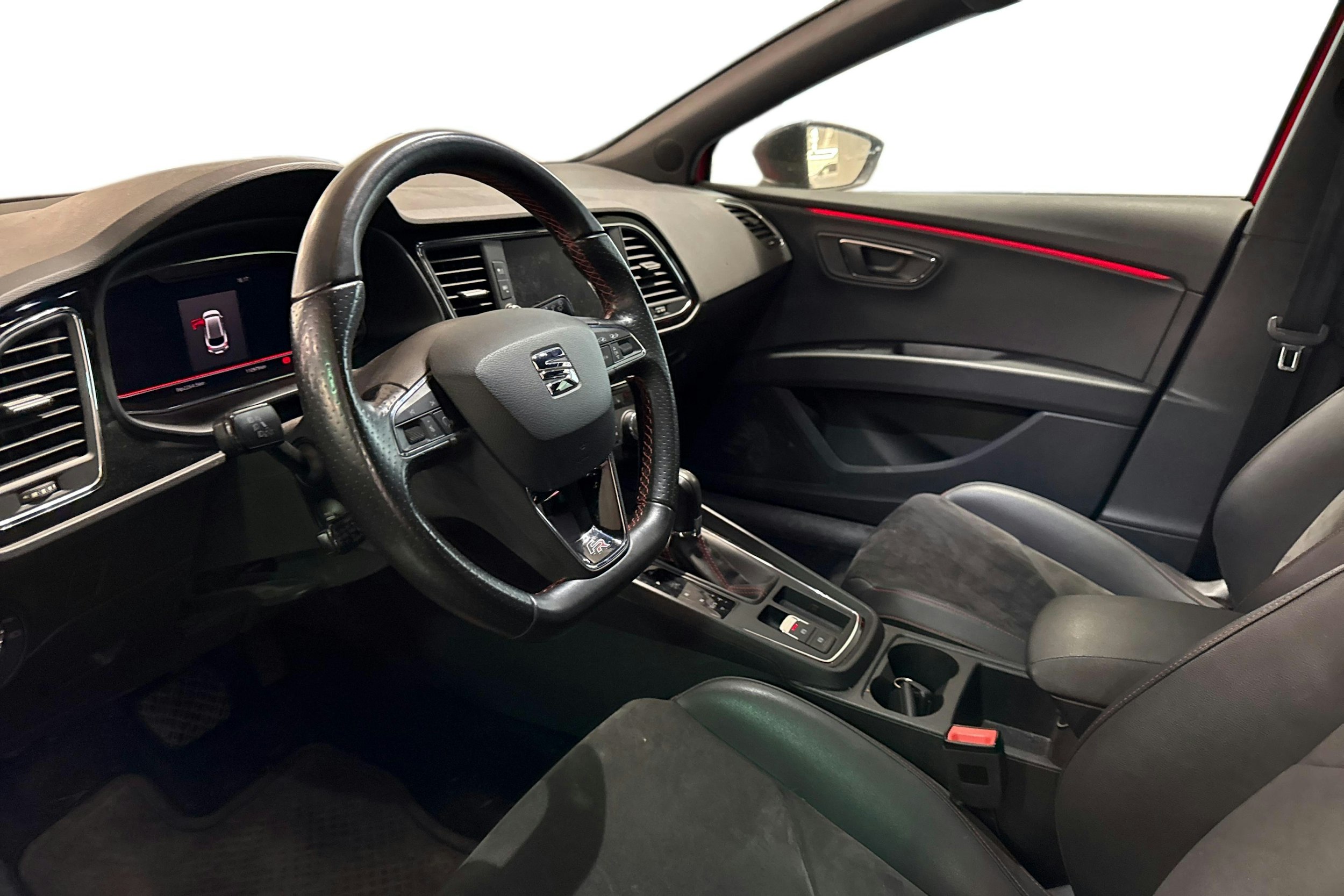 punainen SEAT Leon Sportourer ST 2020 kuva 3.