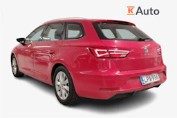 Punainen SEAT Leon Sportourer ST 2020 kuva 2.