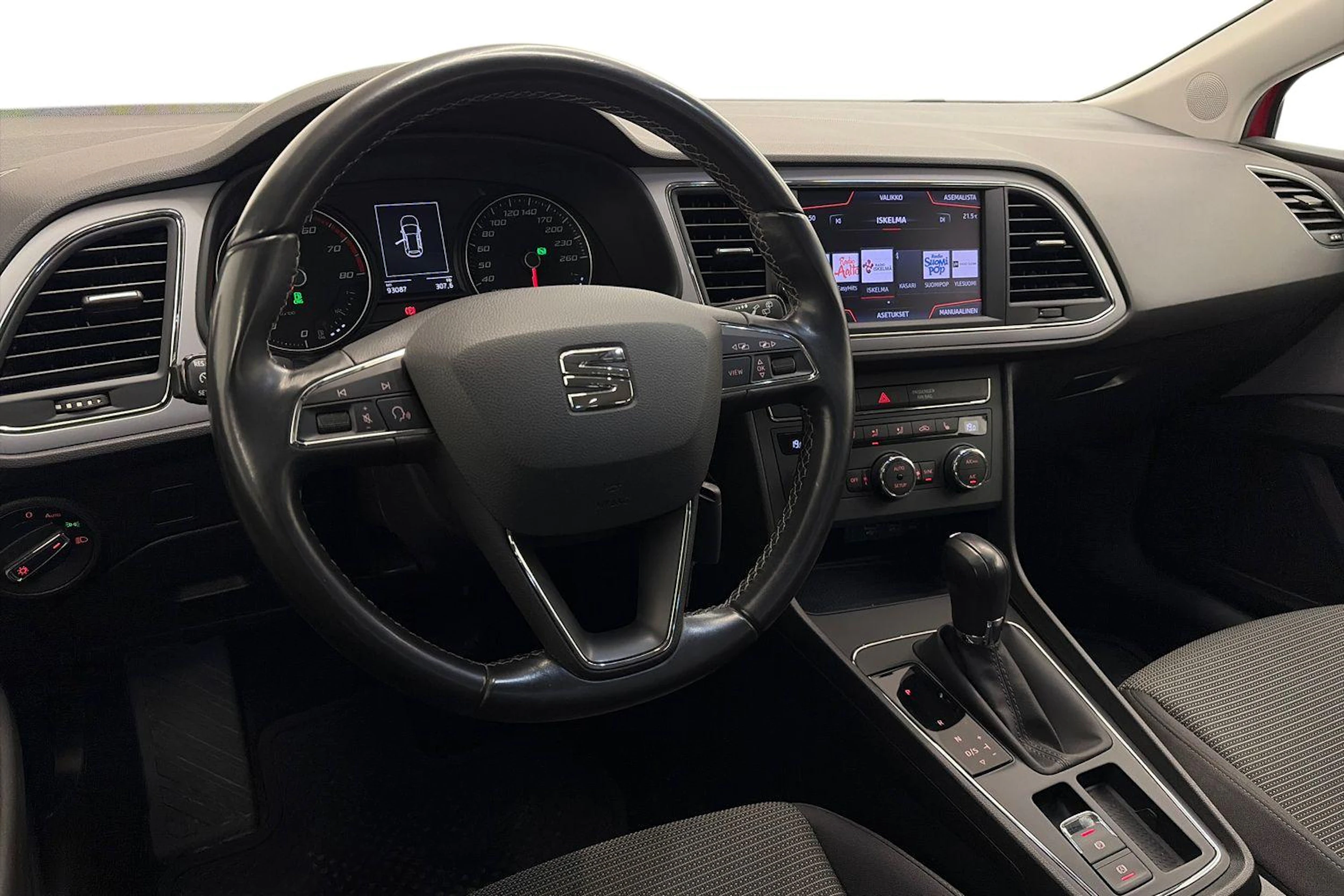 Punainen SEAT Leon Sportourer ST 2020 kuva 6.