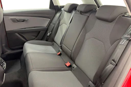 Punainen SEAT Leon Sportourer ST 2020 kuva 8.