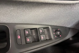 Punainen SEAT Leon Sportourer ST 2020 kuva 20.