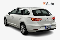 valkoinen SEAT Leon Sportourer ST 2020 kuva 2.
