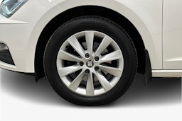 valkoinen SEAT Leon Sportstourer 2020 kuva 11.