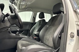 valkoinen SEAT Leon Sportstourer 2020 kuva 14.