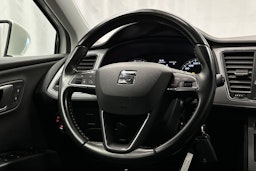 valkoinen SEAT Leon Sportstourer 2020 kuva 15.