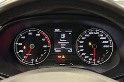 valkoinen SEAT Leon Sportstourer 2020 kuva 17.