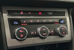 valkoinen SEAT Leon Sportstourer 2020 kuva 21.
