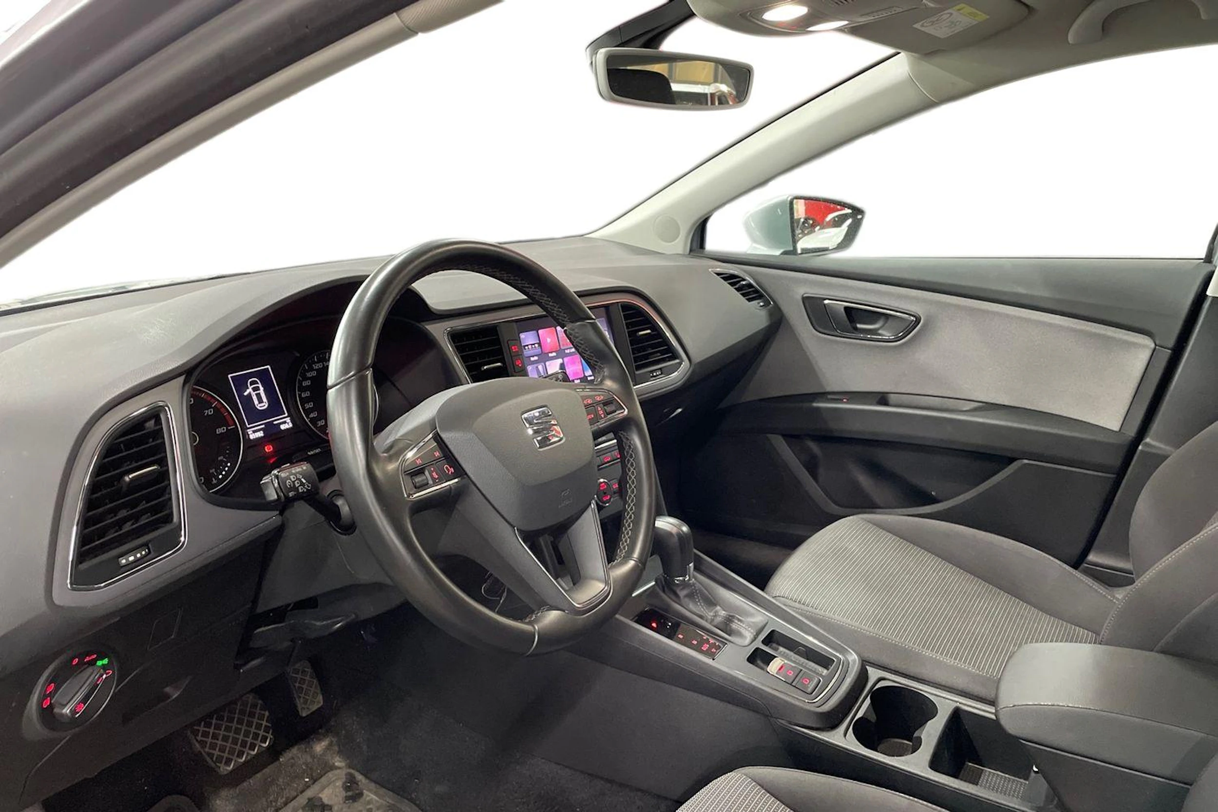 Hopea SEAT Leon Sportourer ST 2020 kuva 6.