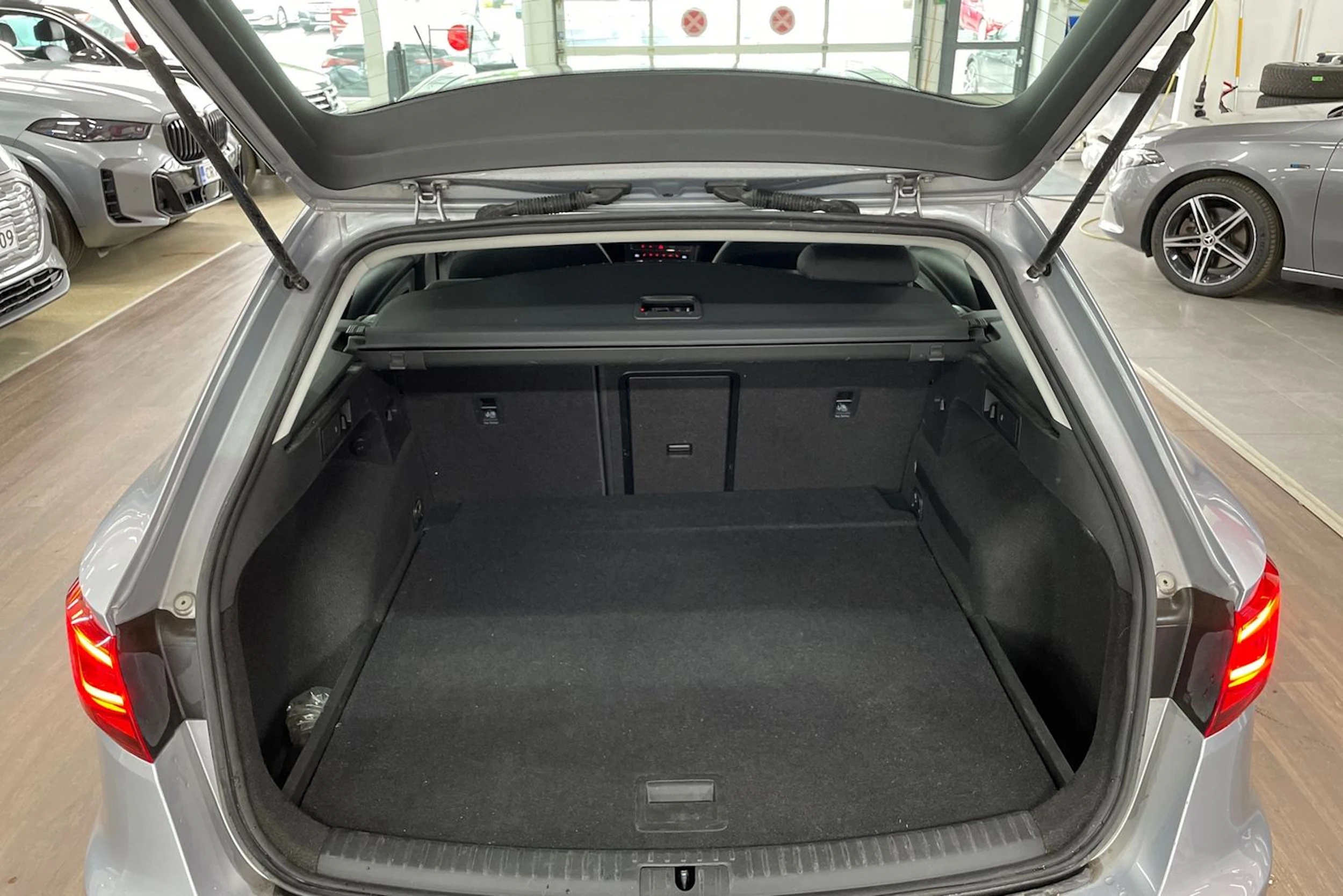 Hopea SEAT Leon Sportourer ST 2020 kuva 25.