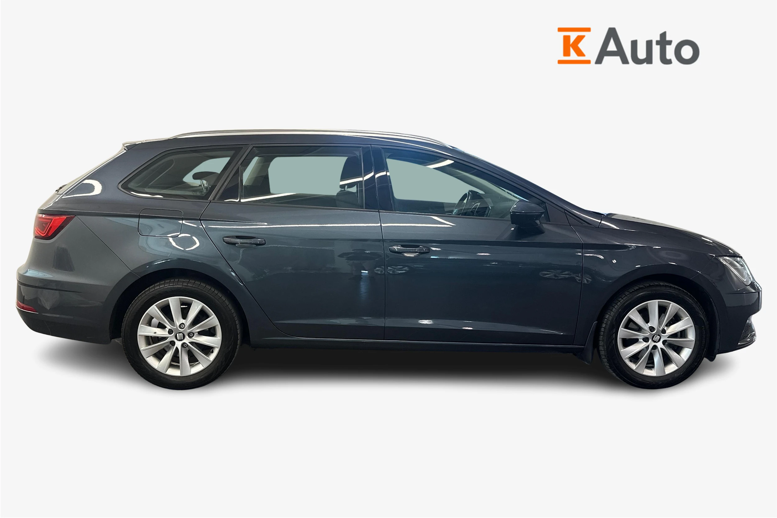 Harmaa SEAT Leon Sportourer ST 2020 kuva 7.