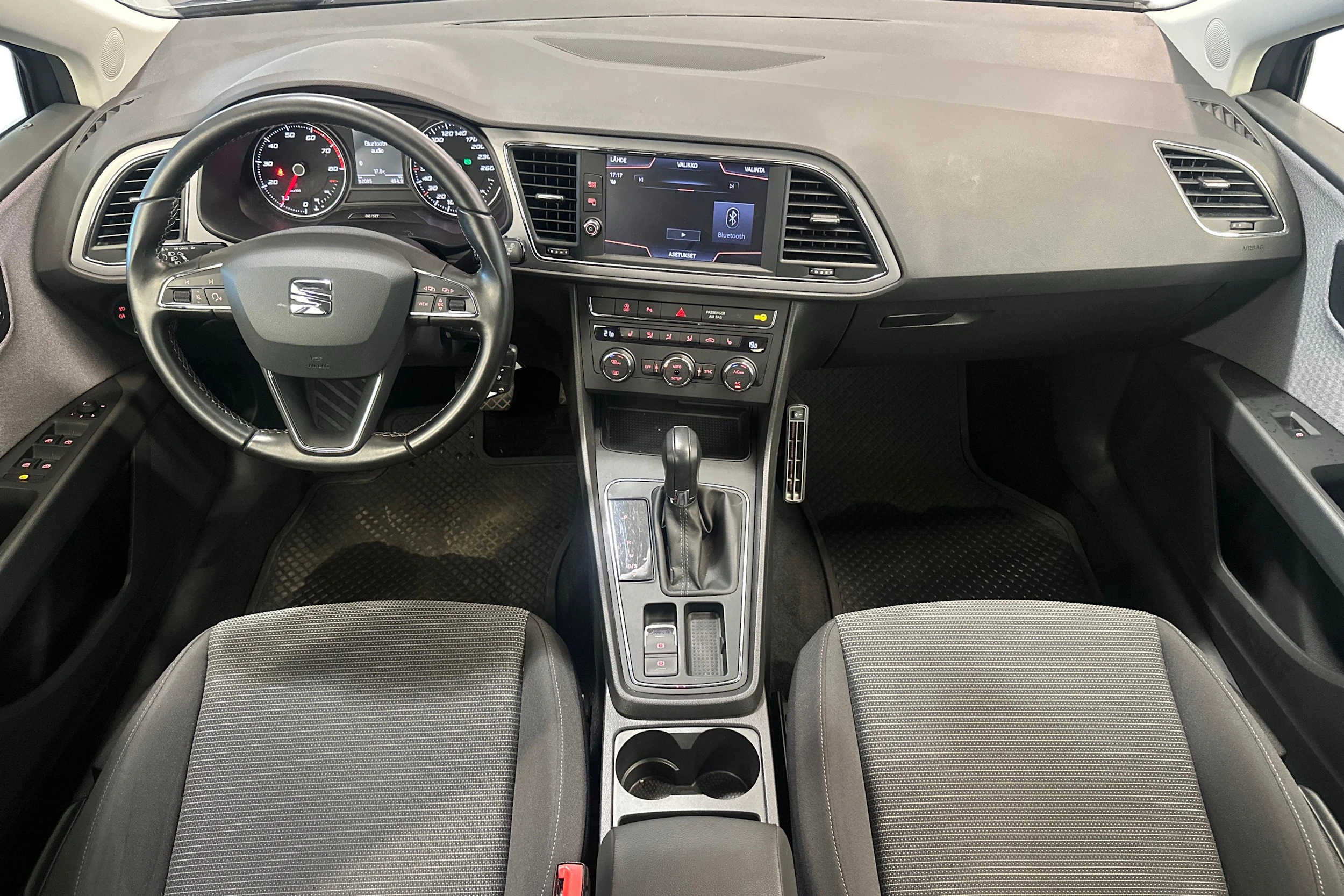Harmaa SEAT Leon Sportourer ST 2020 kuva 9.