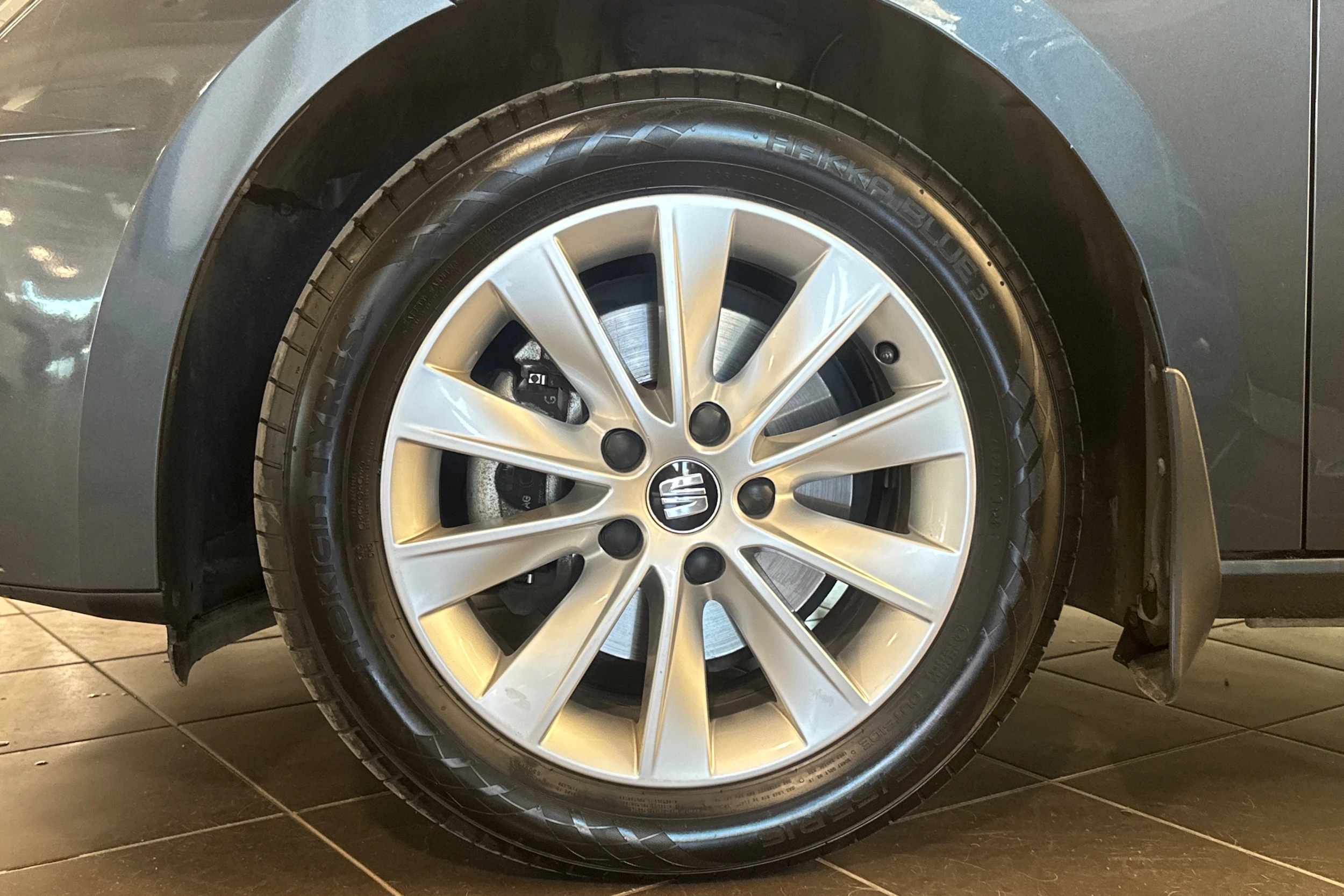 Harmaa SEAT Leon Sportourer ST 2020 kuva 13.