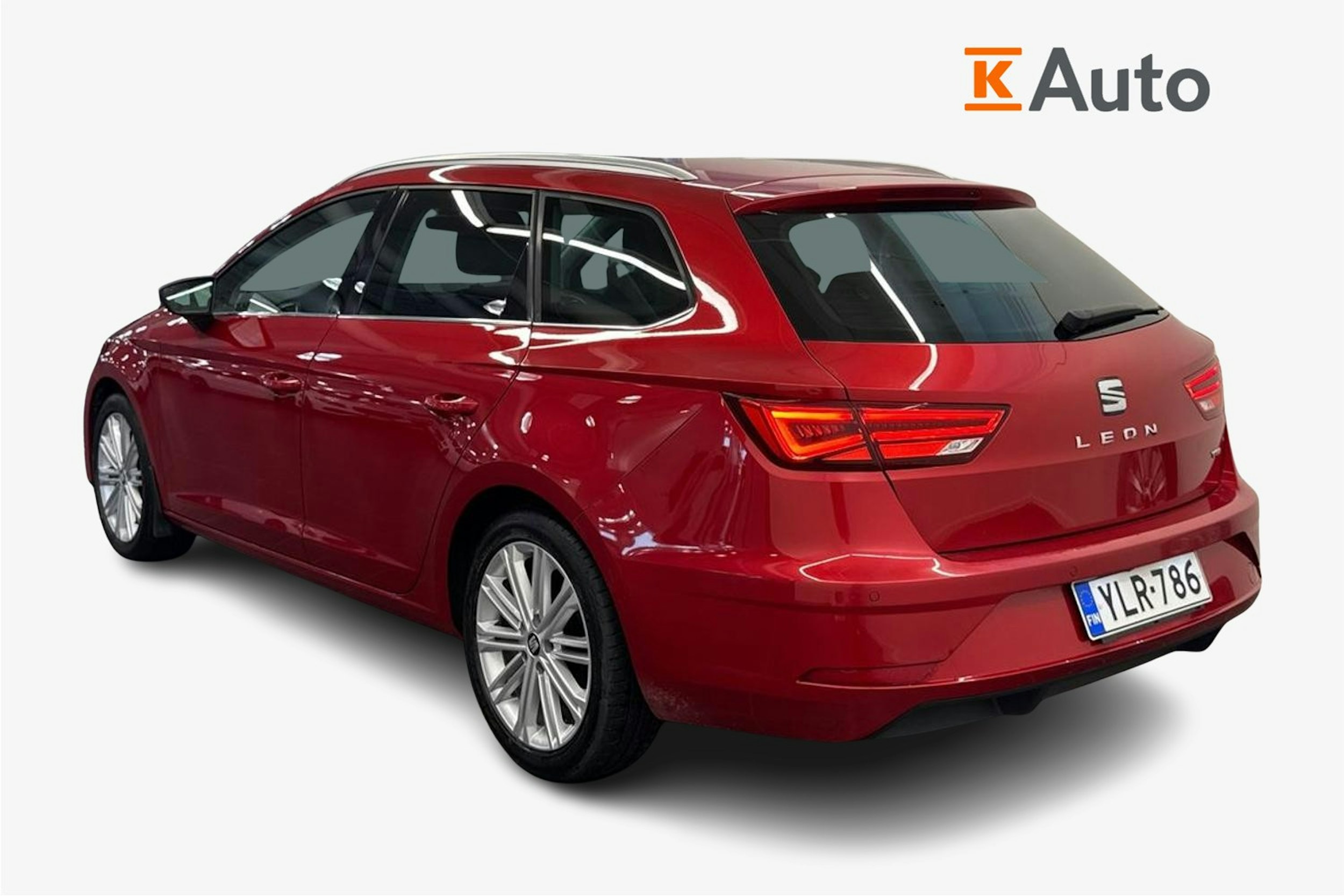 Punainen SEAT Leon Sportourer ST 2020 kuva 2.