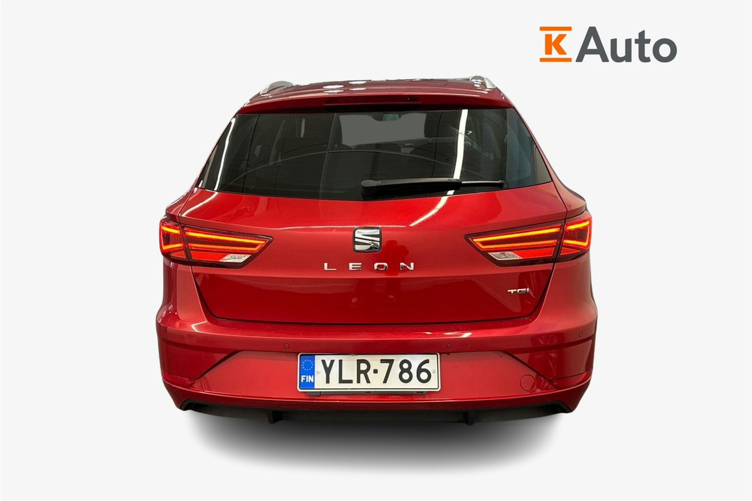 Punainen SEAT Leon Sportourer ST 2020 kuva 3.