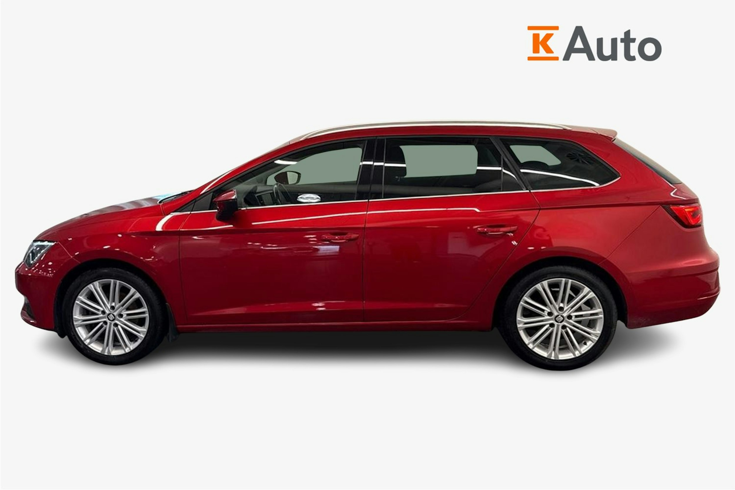 Punainen SEAT Leon Sportourer ST 2020 kuva 6.