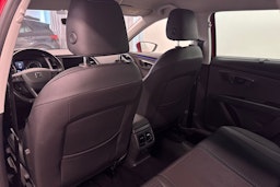 Punainen SEAT Leon Sportourer ST 2020 kuva 14.