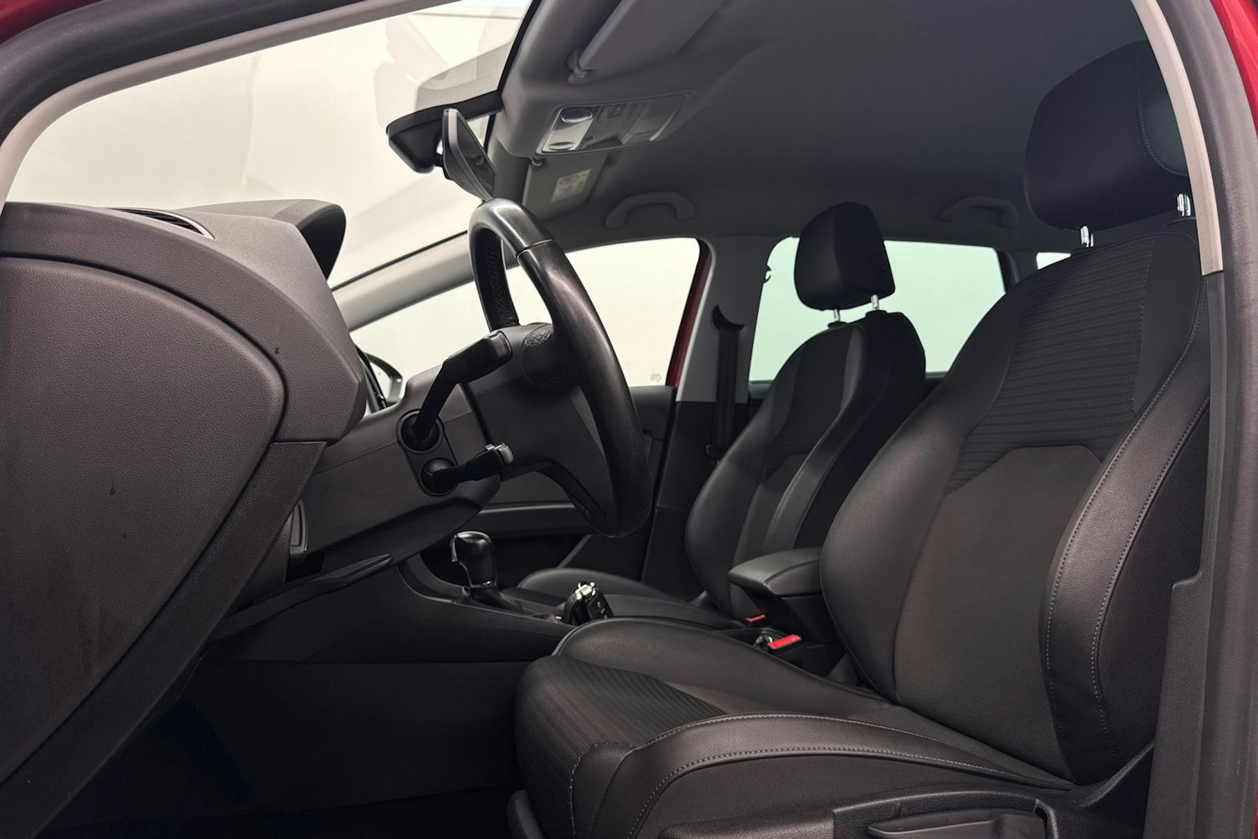 Punainen SEAT Leon Sportourer ST 2020 kuva 15.