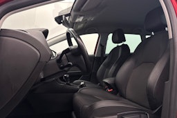 Punainen SEAT Leon Sportourer ST 2020 kuva 15.