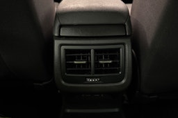 Punainen SEAT Leon Sportourer ST 2020 kuva 17.