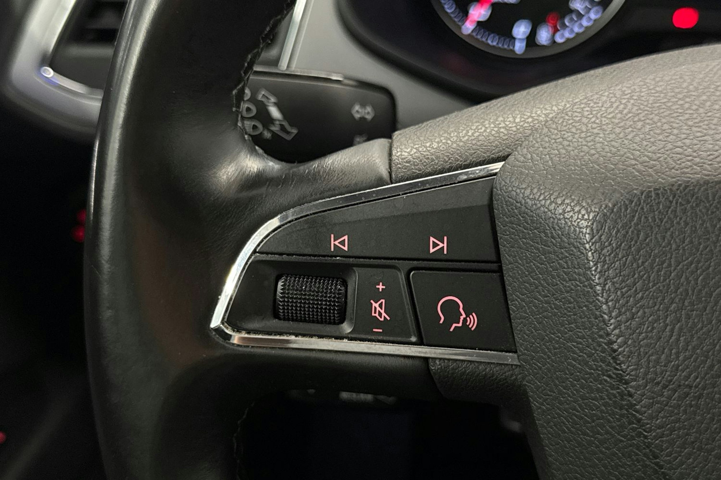 Punainen SEAT Leon Sportourer ST 2020 kuva 19.