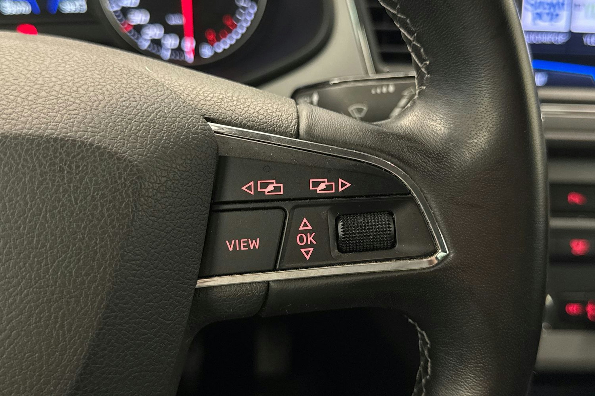 Punainen SEAT Leon Sportourer ST 2020 kuva 20.