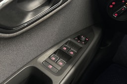 Punainen SEAT Leon Sportourer ST 2020 kuva 22.