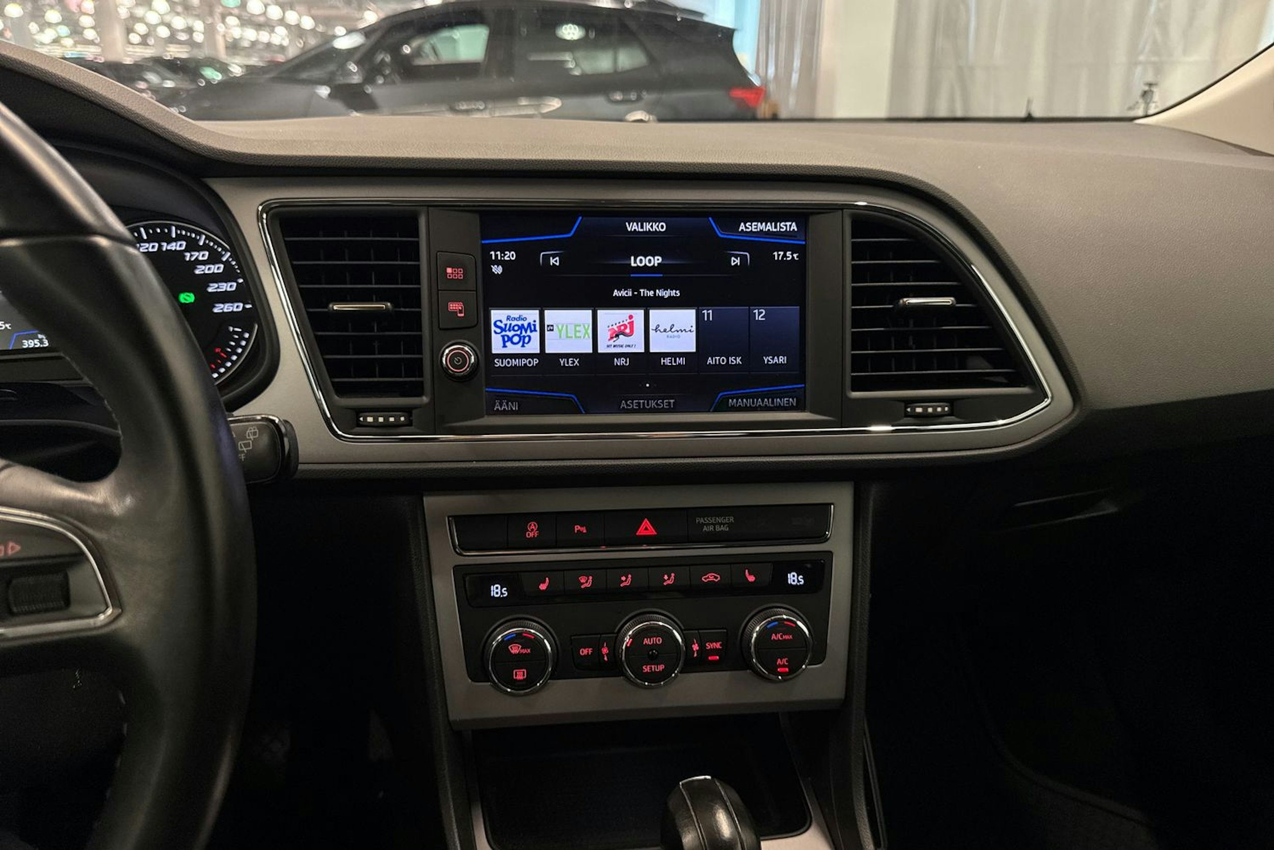 Punainen SEAT Leon Sportourer ST 2020 kuva 26.