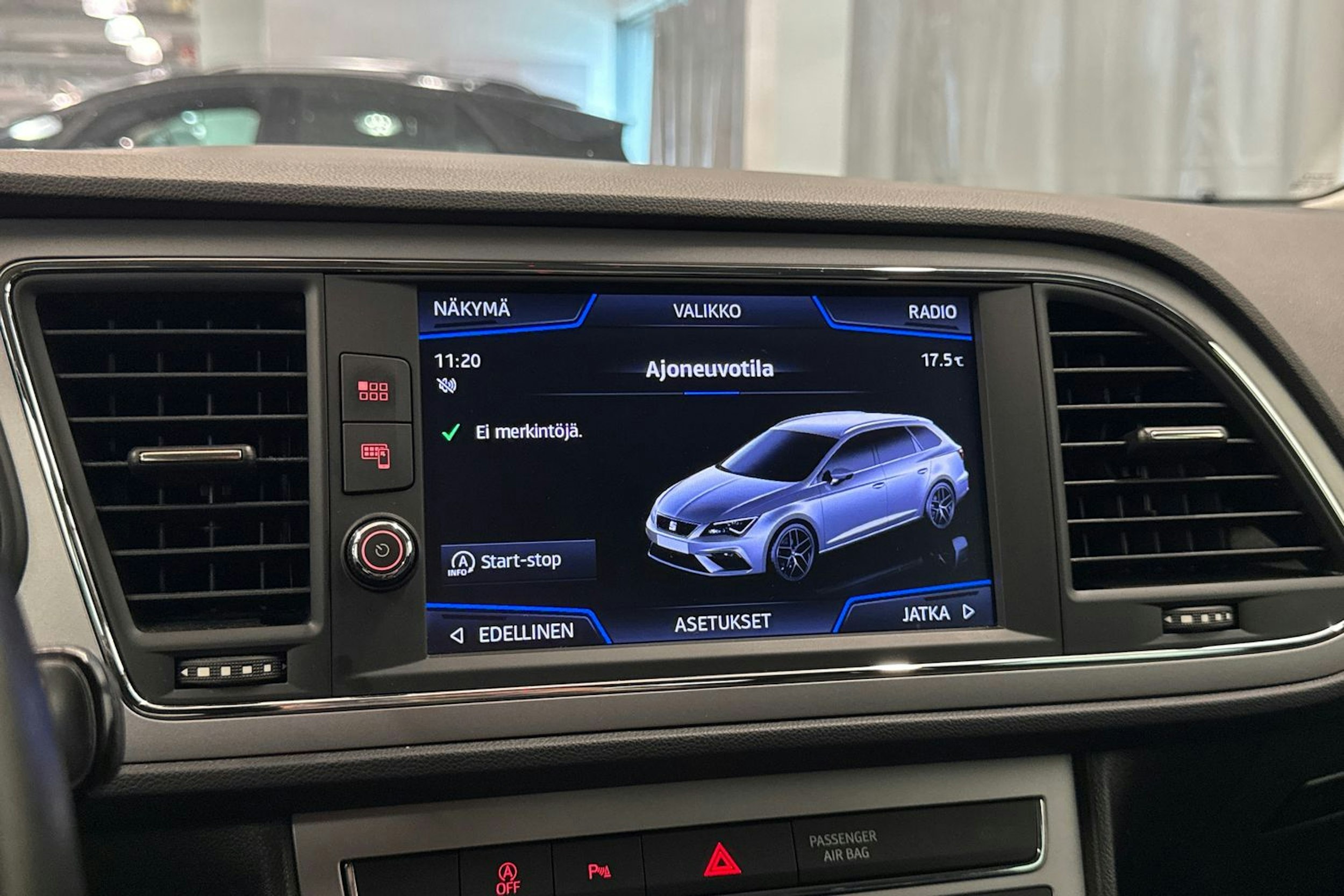 Punainen SEAT Leon Sportourer ST 2020 kuva 27.