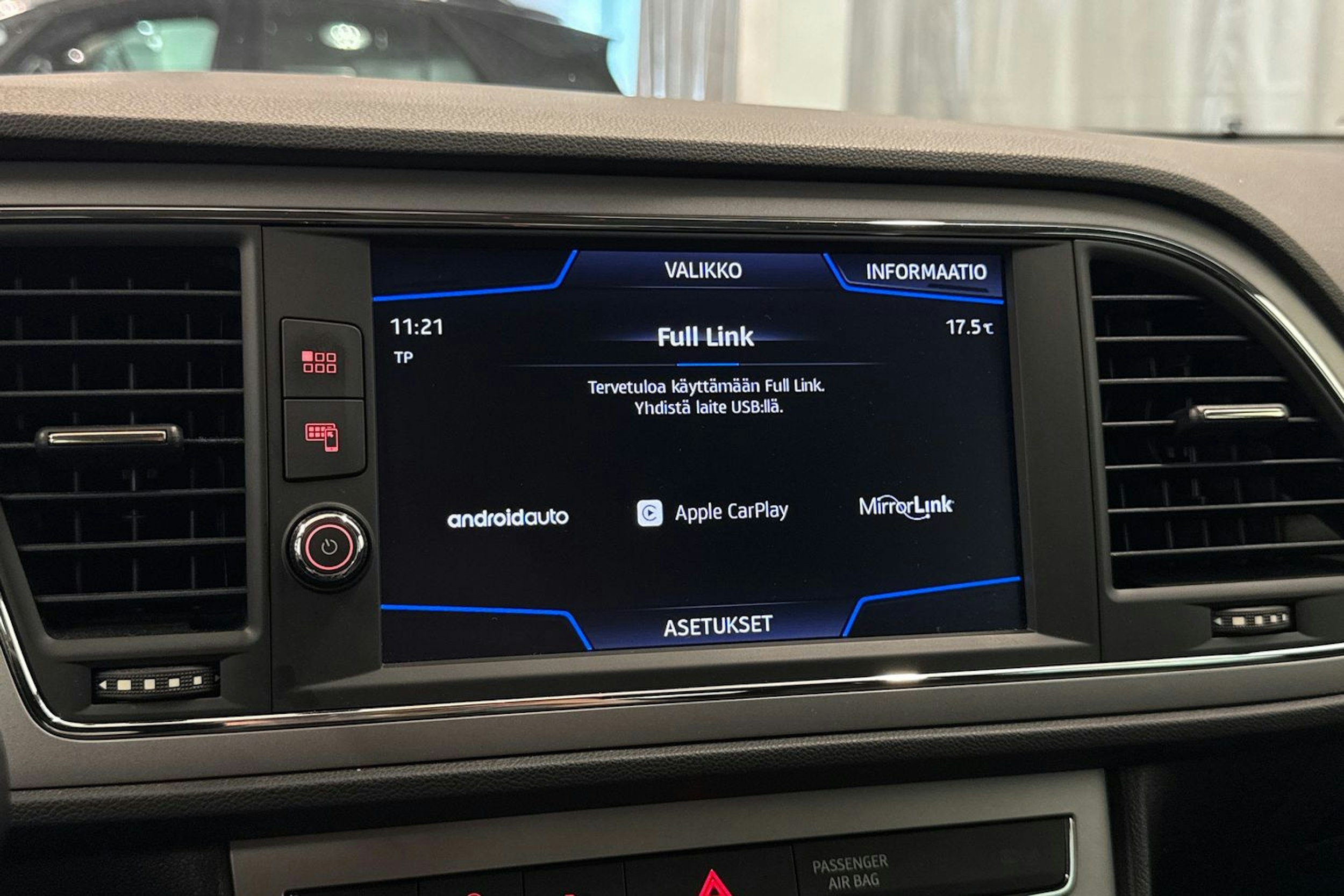 Punainen SEAT Leon Sportourer ST 2020 kuva 29.