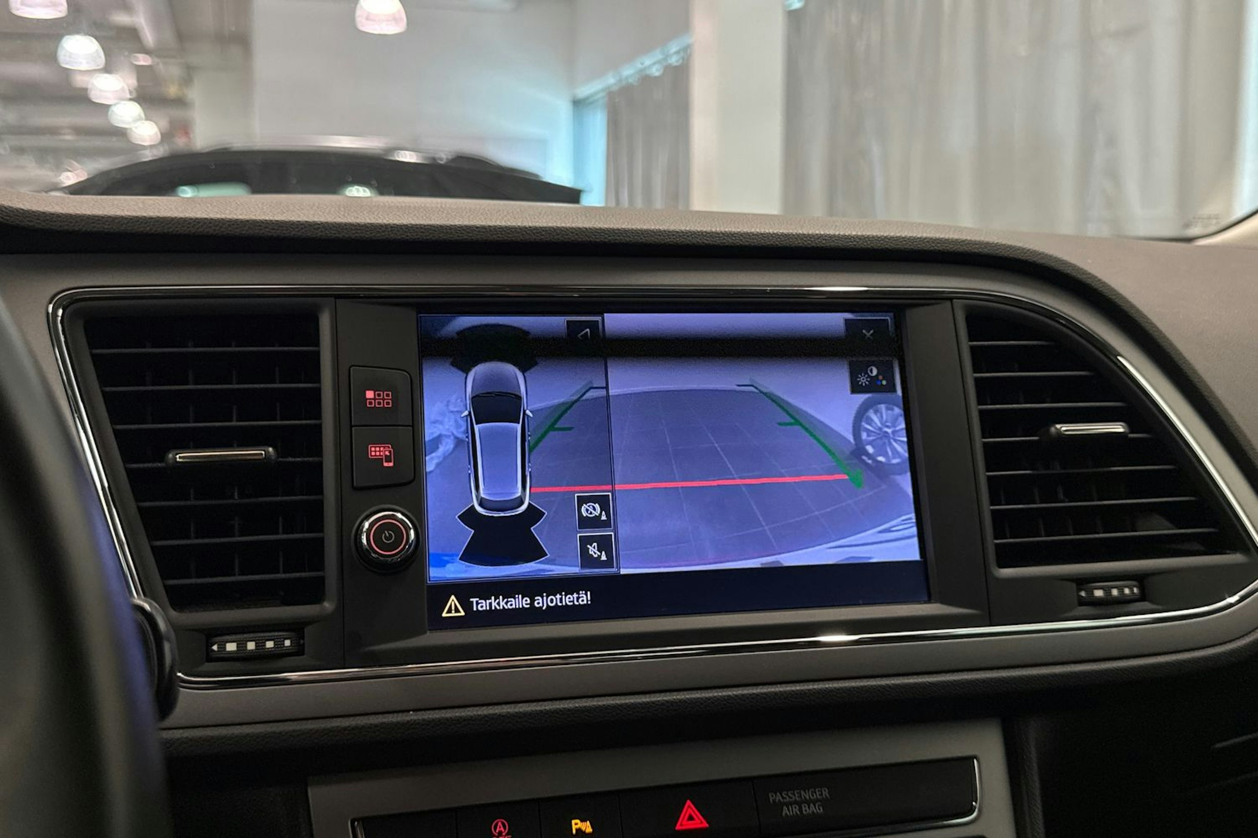 Punainen SEAT Leon Sportourer ST 2020 kuva 30.