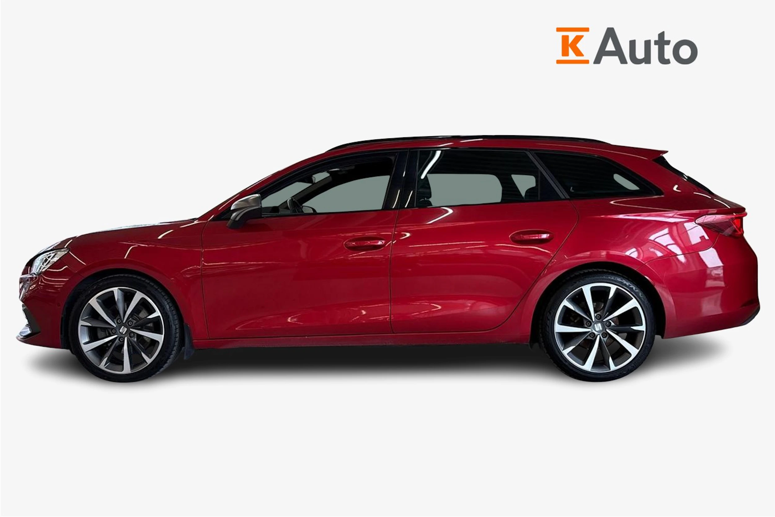 punainen SEAT Leon Sportstourer 2020 kuva 7.
