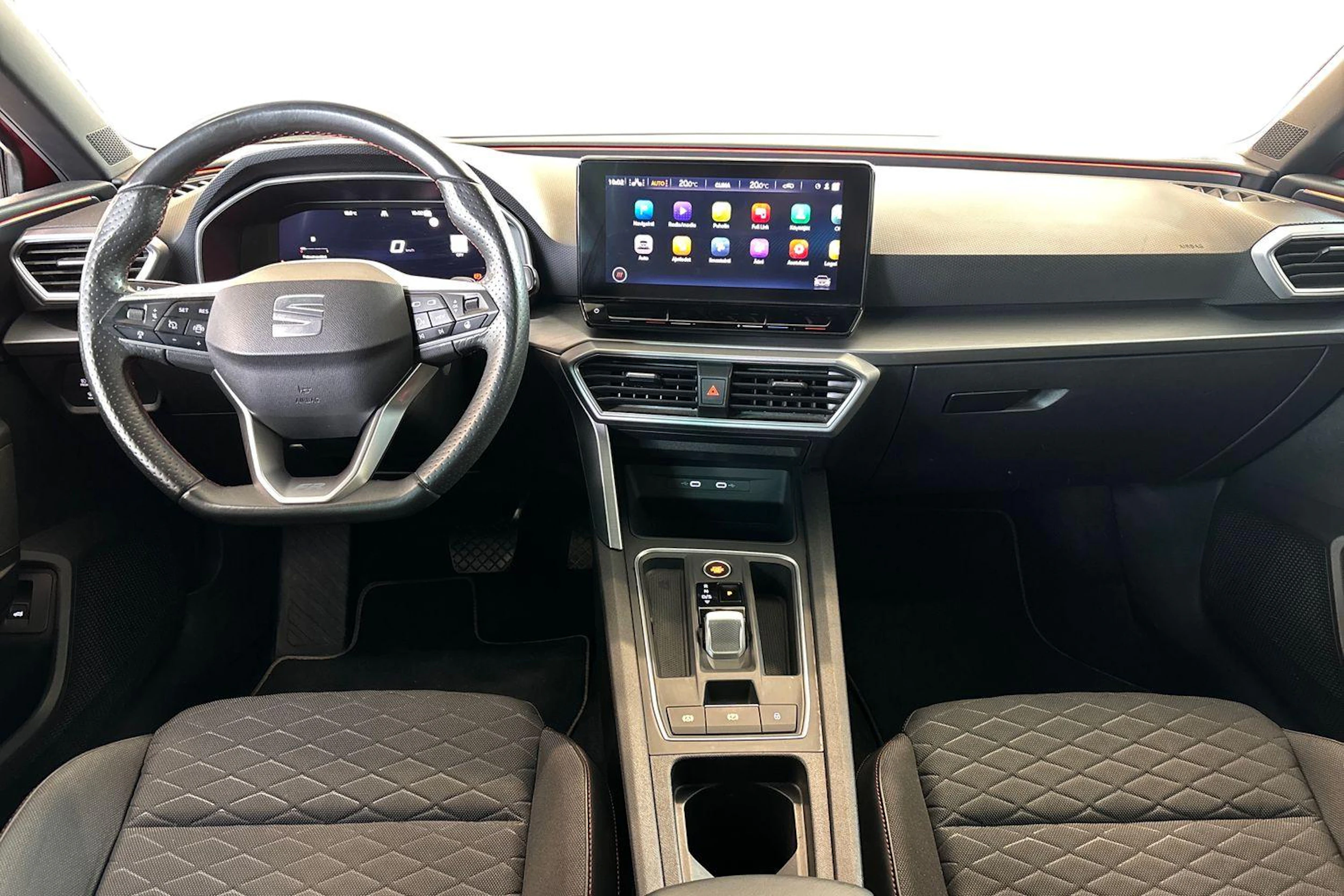 punainen SEAT Leon Sportstourer 2020 kuva 9.