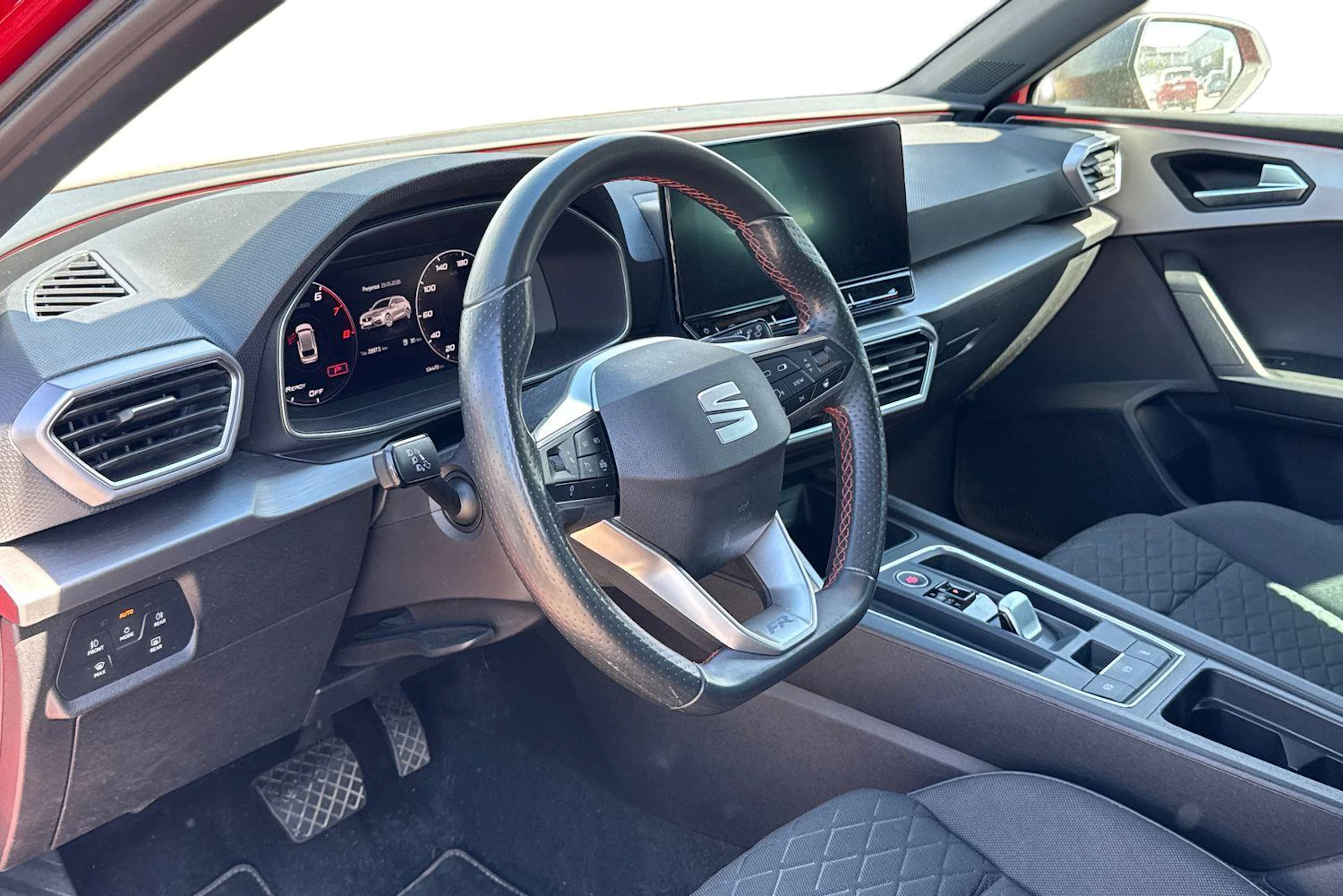 punainen SEAT Leon Sportstourer 2020 kuva 3.