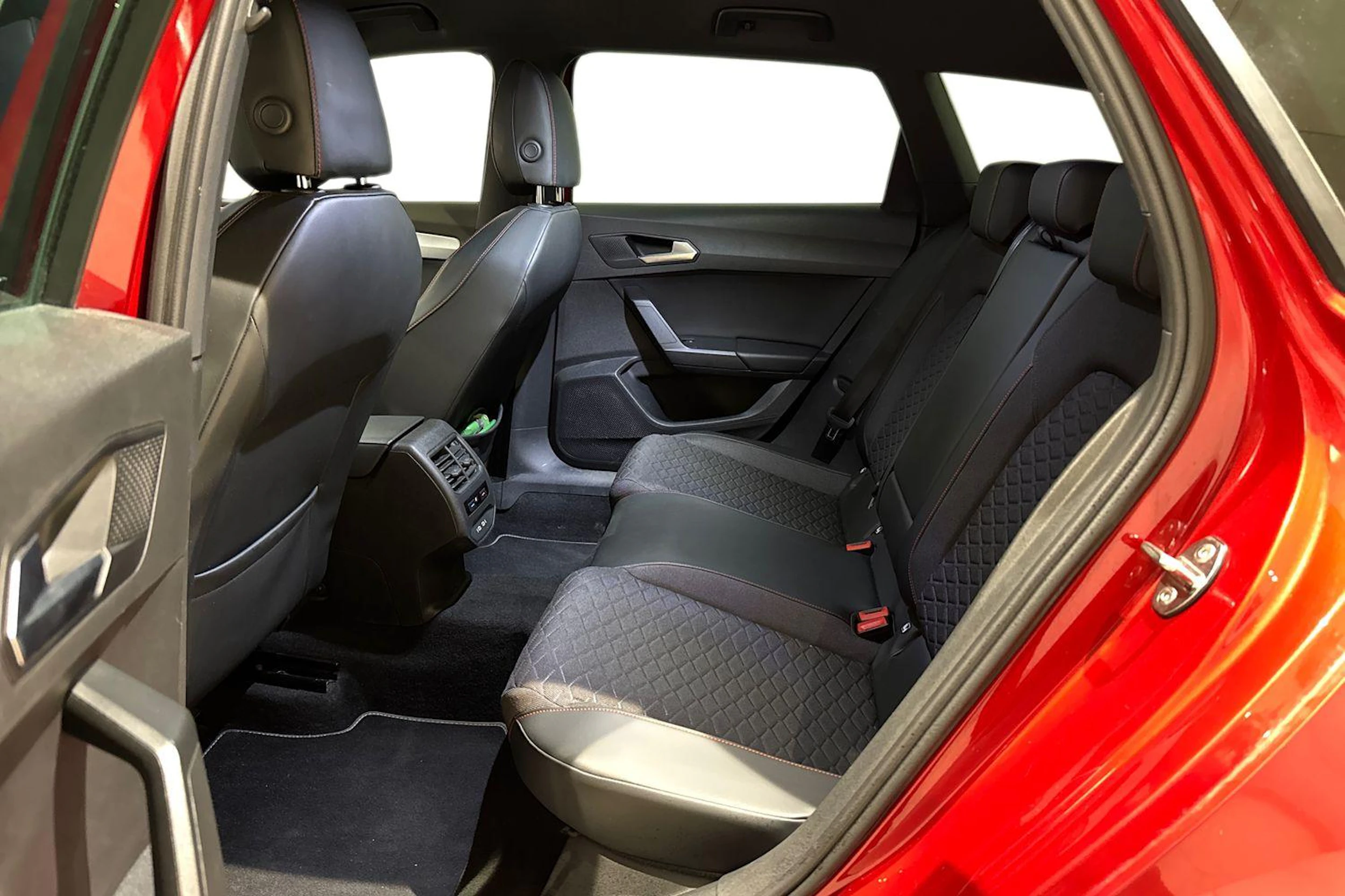 punainen SEAT Leon Sportstourer 2020 kuva 8.