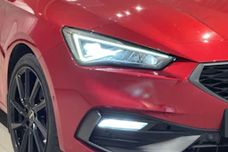 punainen SEAT Leon Sportstourer 2020 kuva 12.