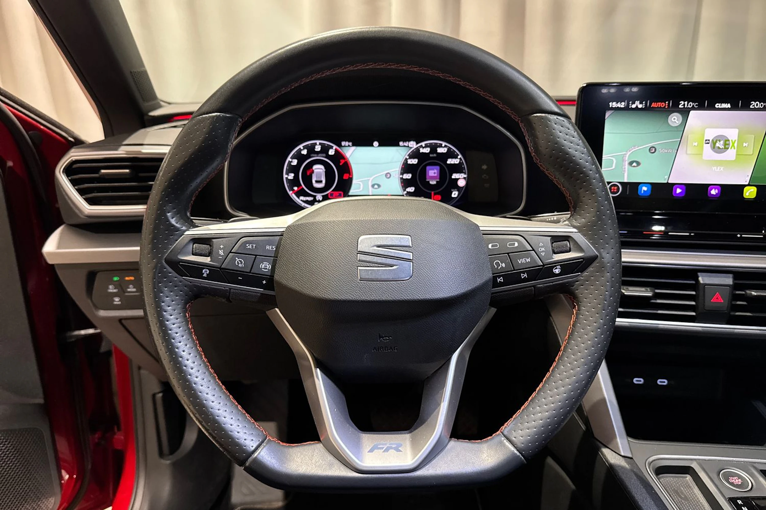 punainen SEAT Leon Sportstourer 2020 kuva 18.