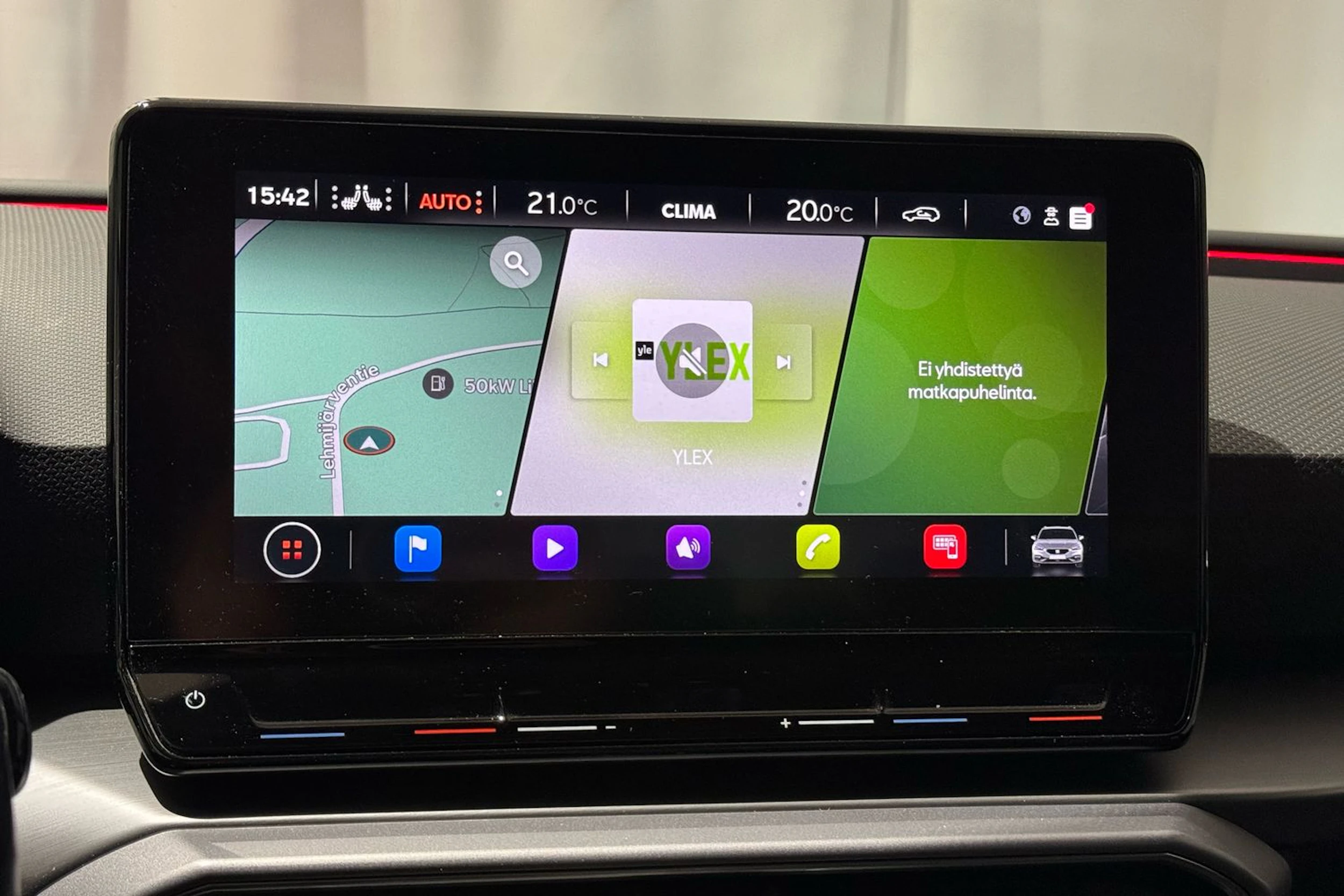 punainen SEAT Leon Sportstourer 2020 kuva 20.