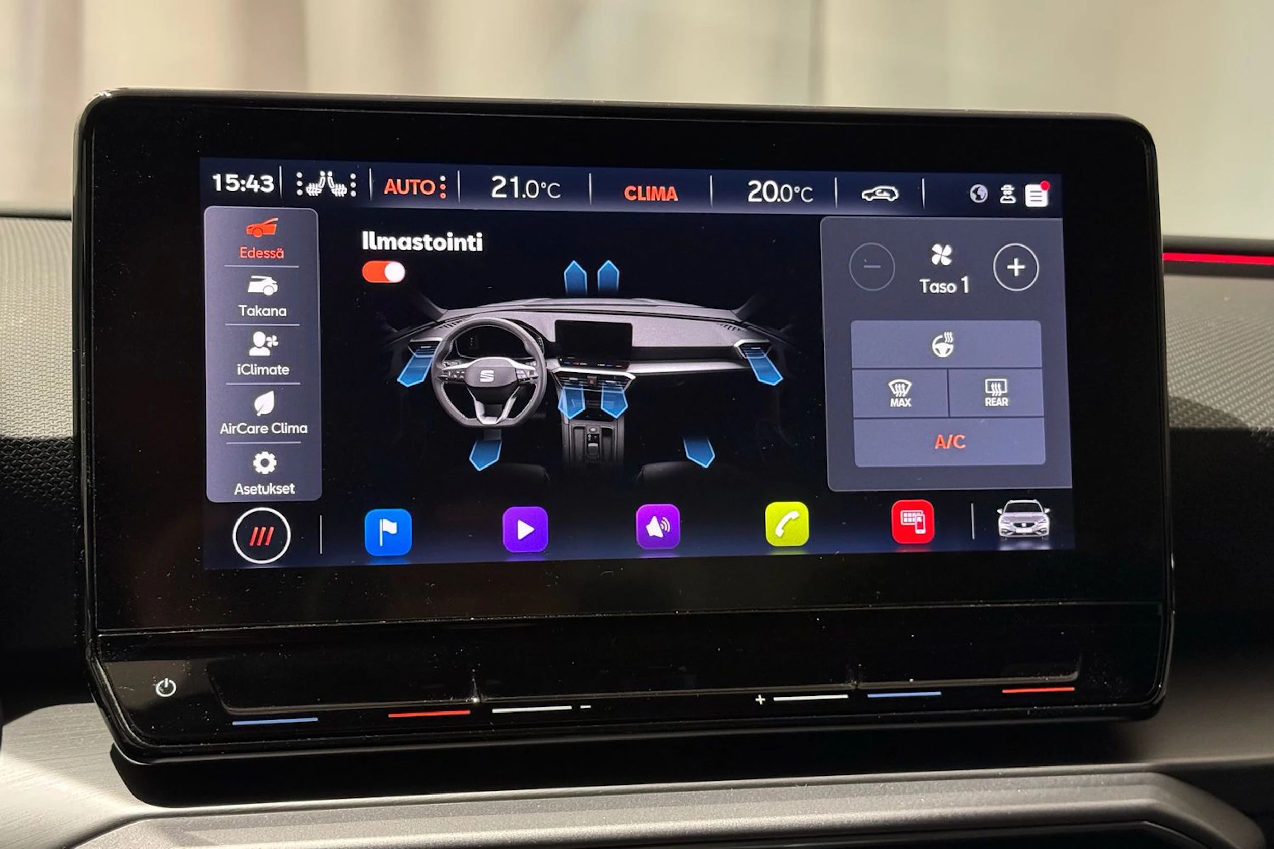 punainen SEAT Leon Sportstourer 2020 kuva 24.