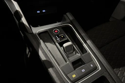 punainen SEAT Leon Sportstourer 2020 kuva 31.